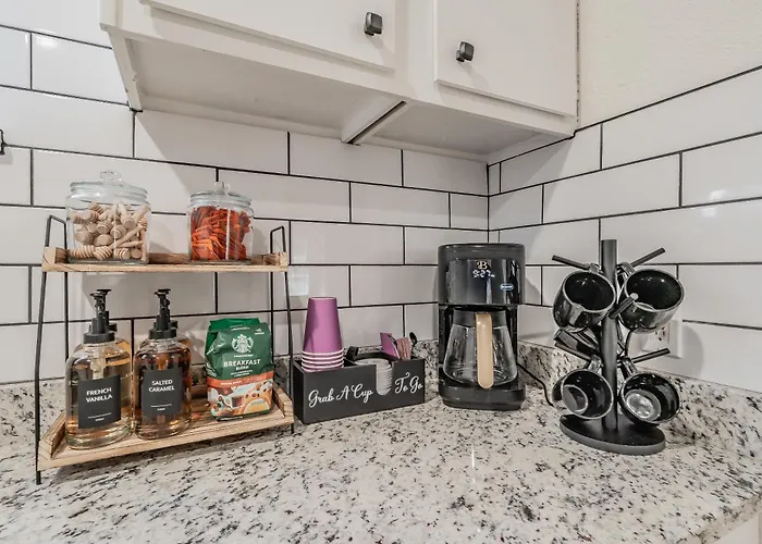 Privatunterkunft Walk To Tcu-boutique-sleeps 6-2 King Beds