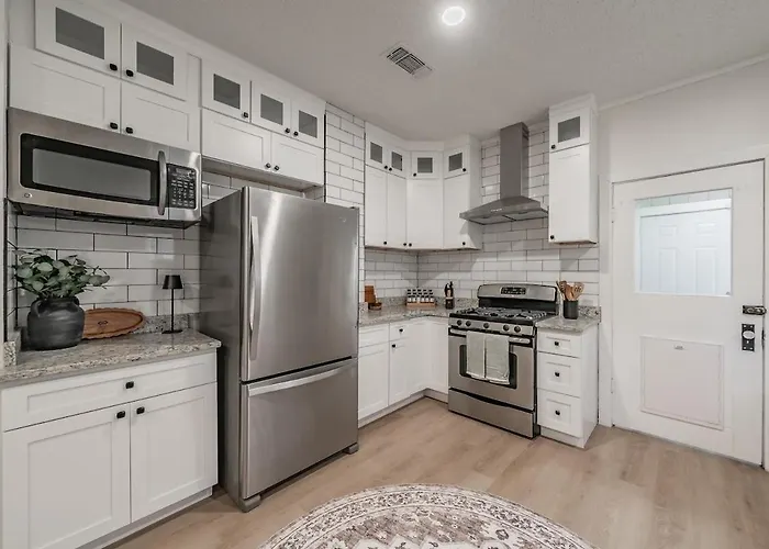Privatunterkunft Walk To Tcu-boutique-sleeps 6-2 King Beds