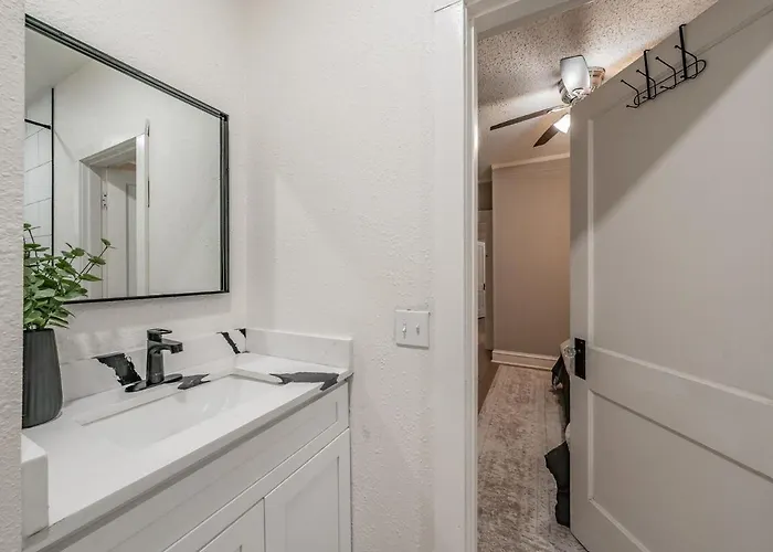 Walk To Tcu-boutique-sleeps 6-2 King Beds Privatunterkunft *