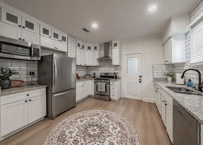 Walk To Tcu-boutique-sleeps 6-2 King Beds Fort Worth