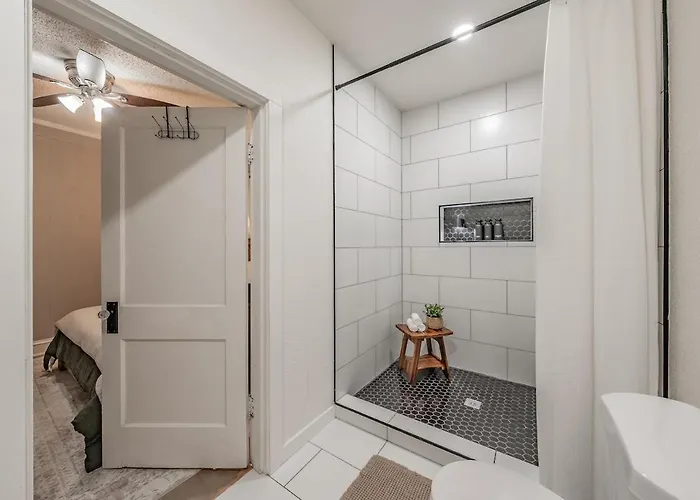 Walk To Tcu-boutique-sleeps 6-2 King Beds Fort Worth