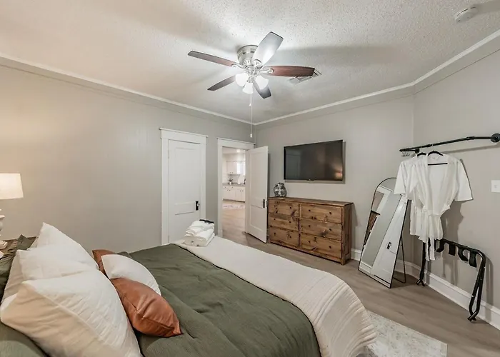 Walk To Tcu-boutique-sleeps 6-2 King Beds Privatunterkunft